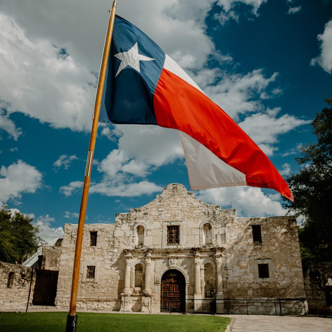 san-antonio-alamo-texas-flag